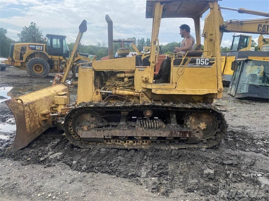 CAT D5C Pásové dozery