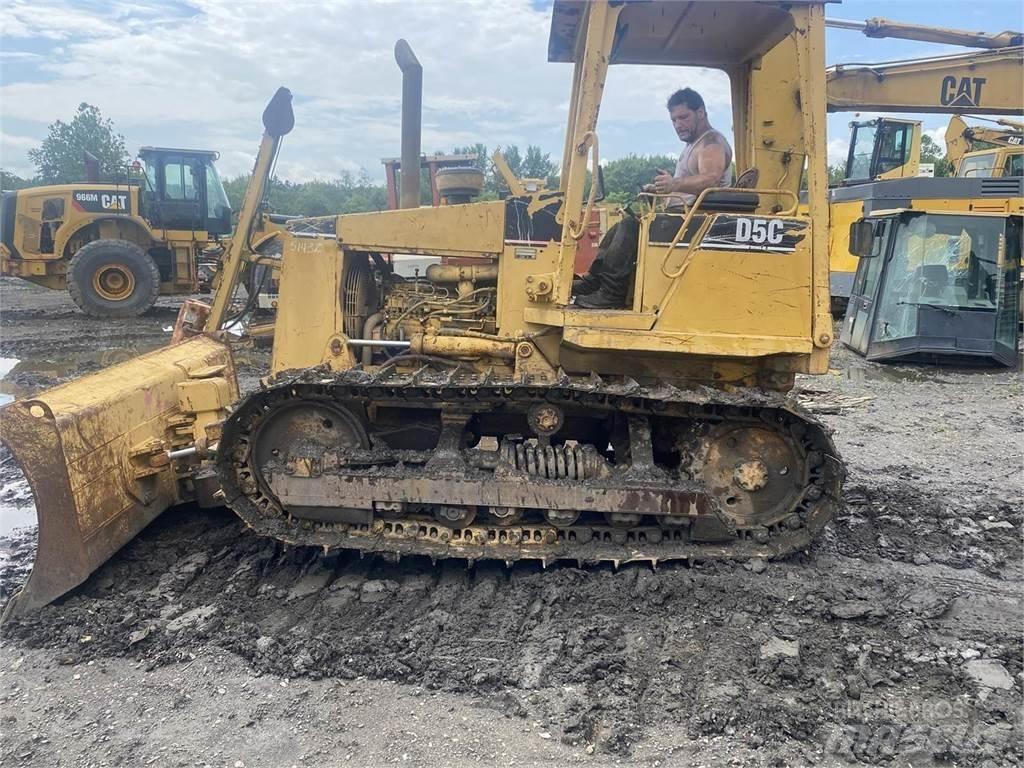 CAT D5C Pásové dozery