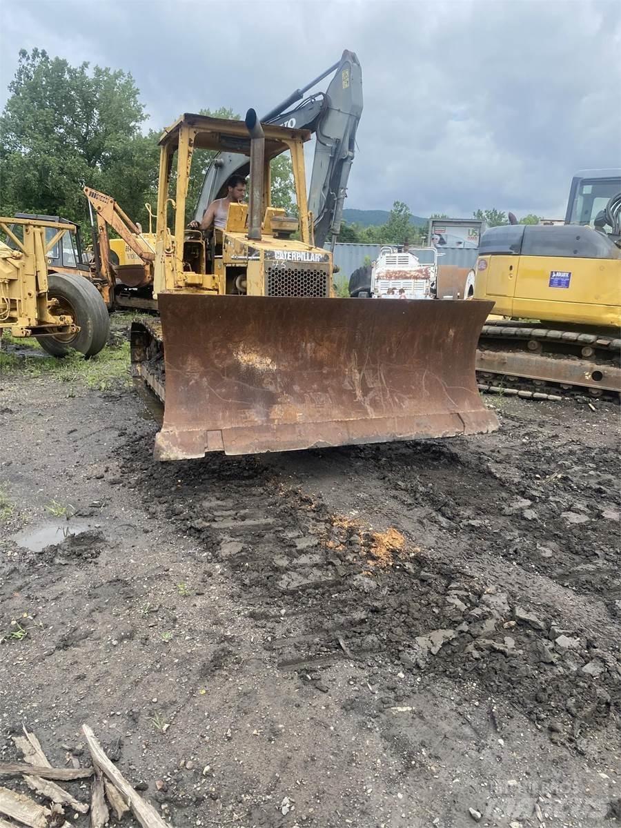 CAT D5C Pásové dozery