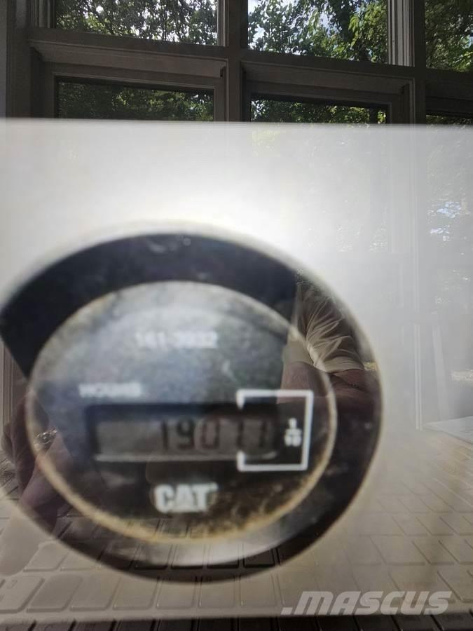 CAT D5G XL Pásové dozery