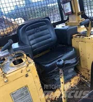 CAT D5H Pásové dozery
