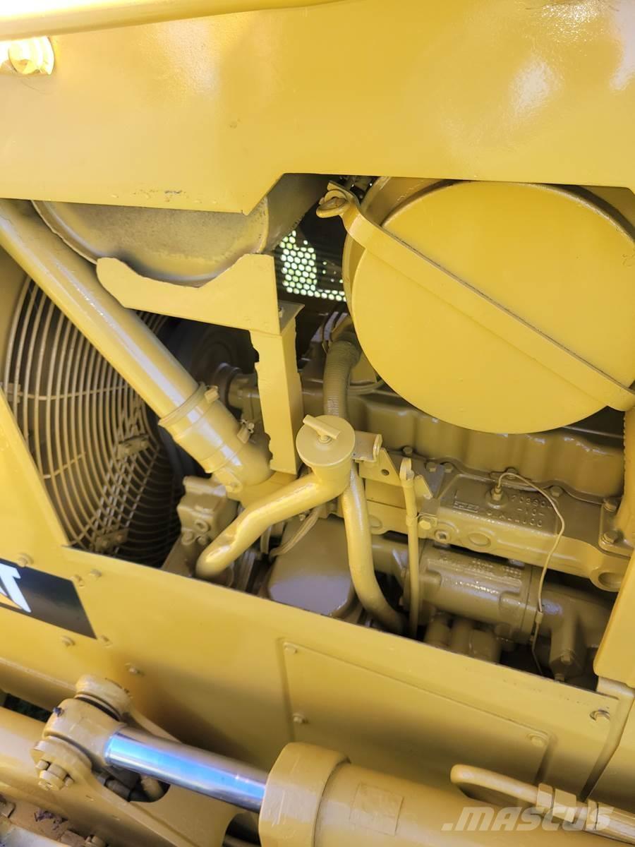 CAT D5H Pásové dozery