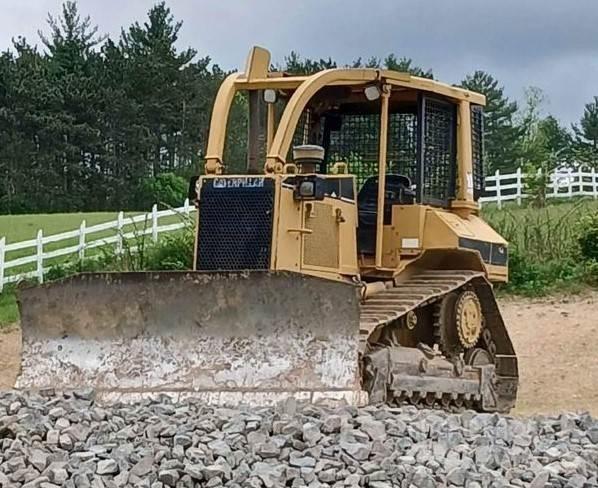 CAT D5M Pásové dozery