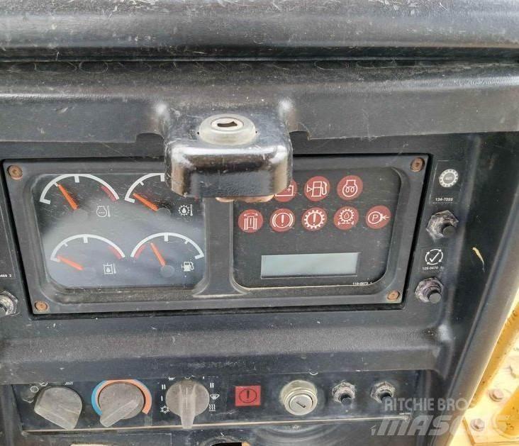 CAT D5M Pásové dozery