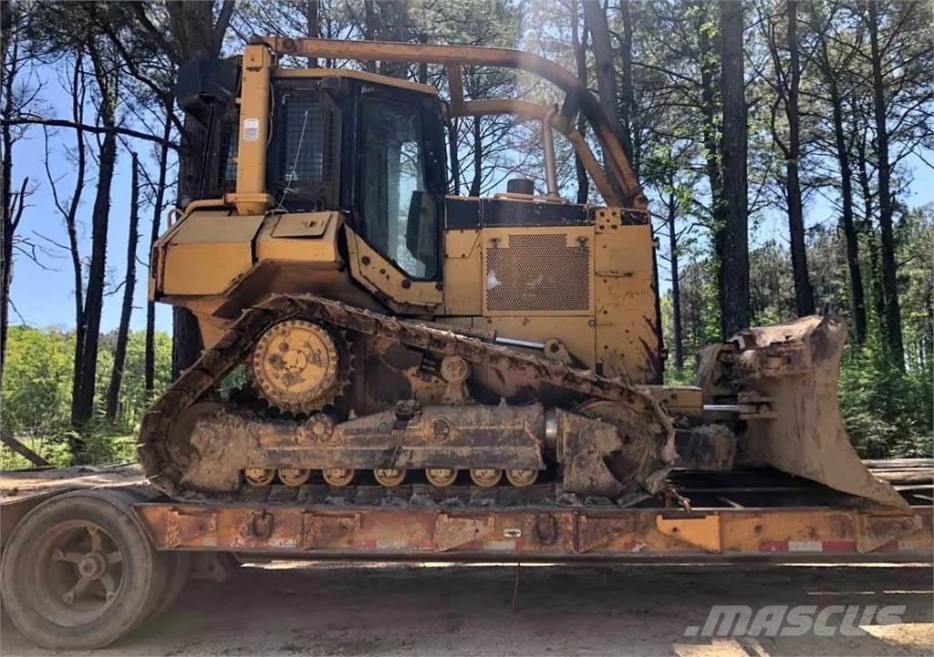 CAT D5M Pásové dozery