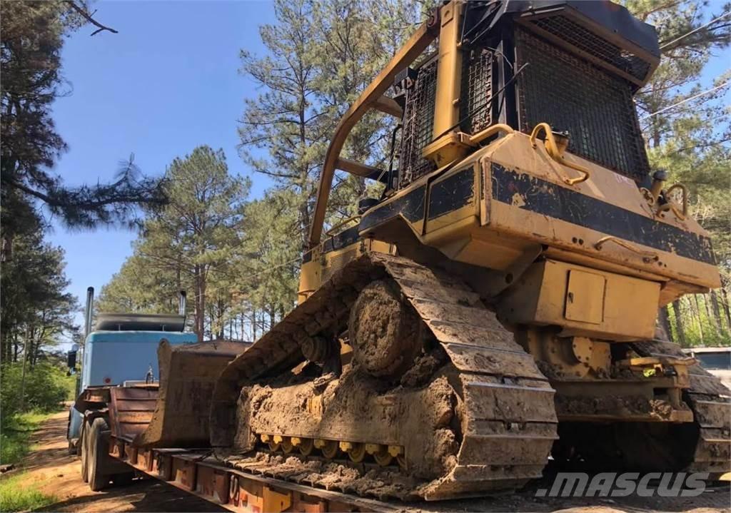 CAT D5M Pásové dozery