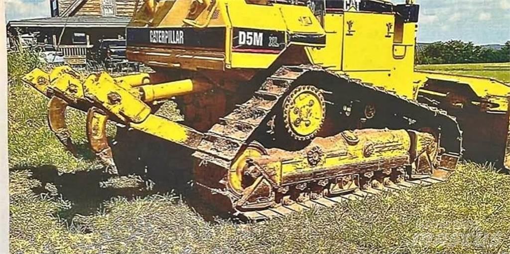 CAT D5M XL Pásové dozery