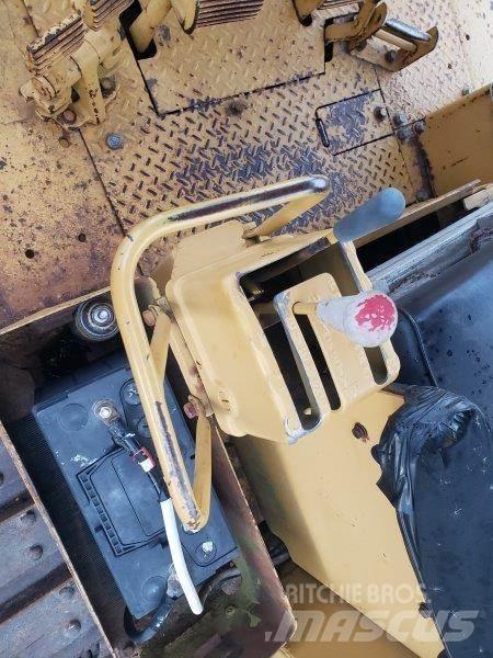 CAT D6C Pásové dozery