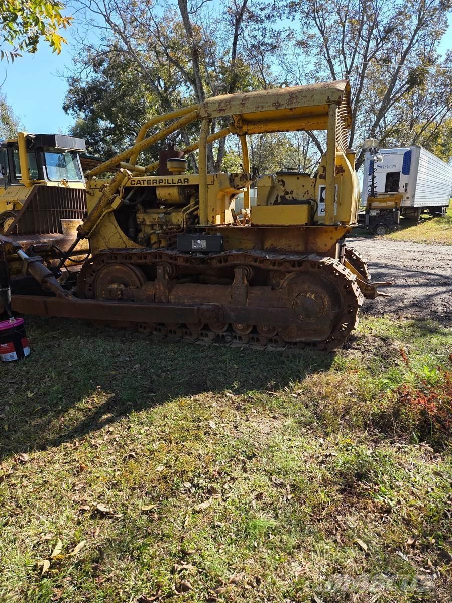 CAT D6C Pásové dozery