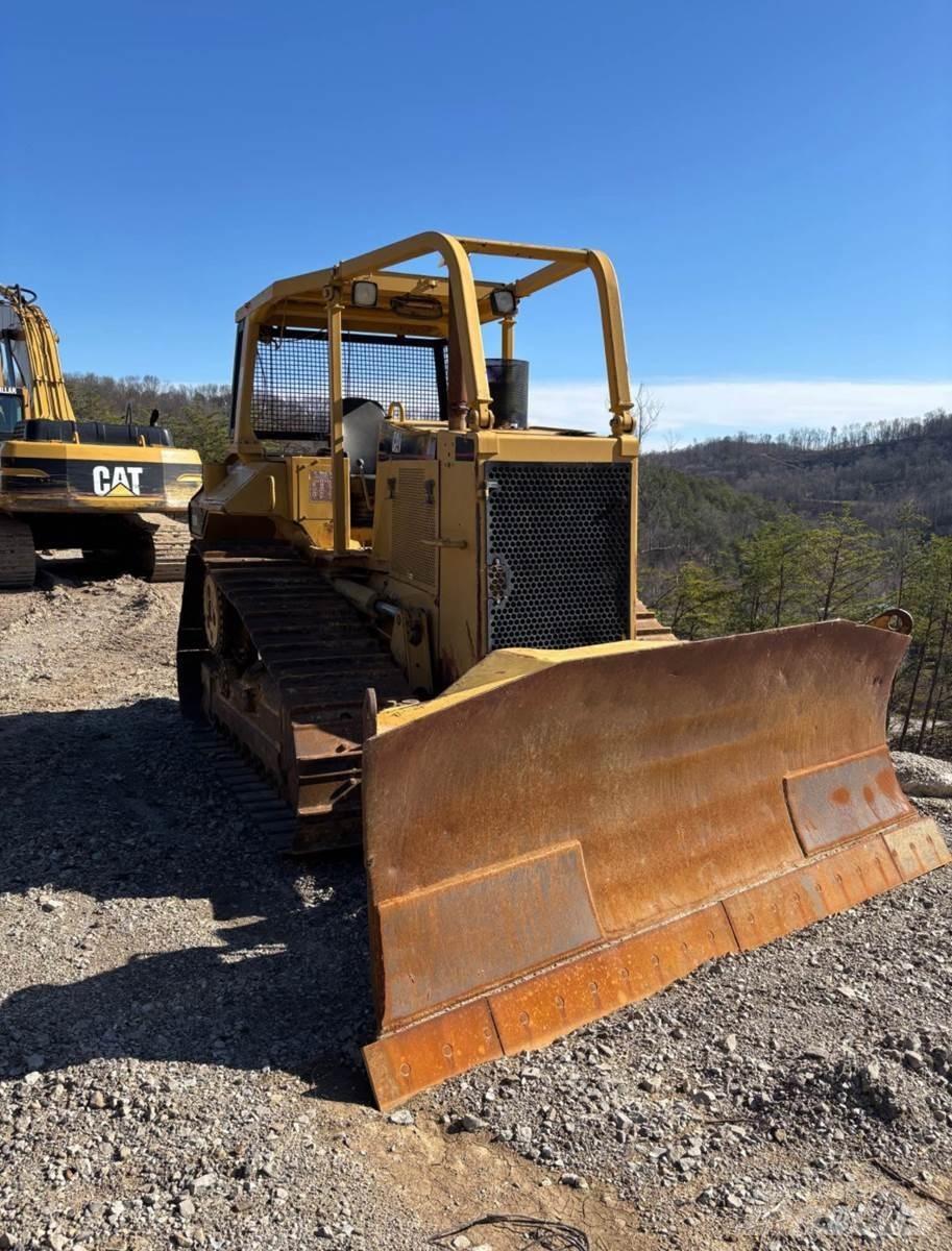 CAT D6M XL Pásové dozery