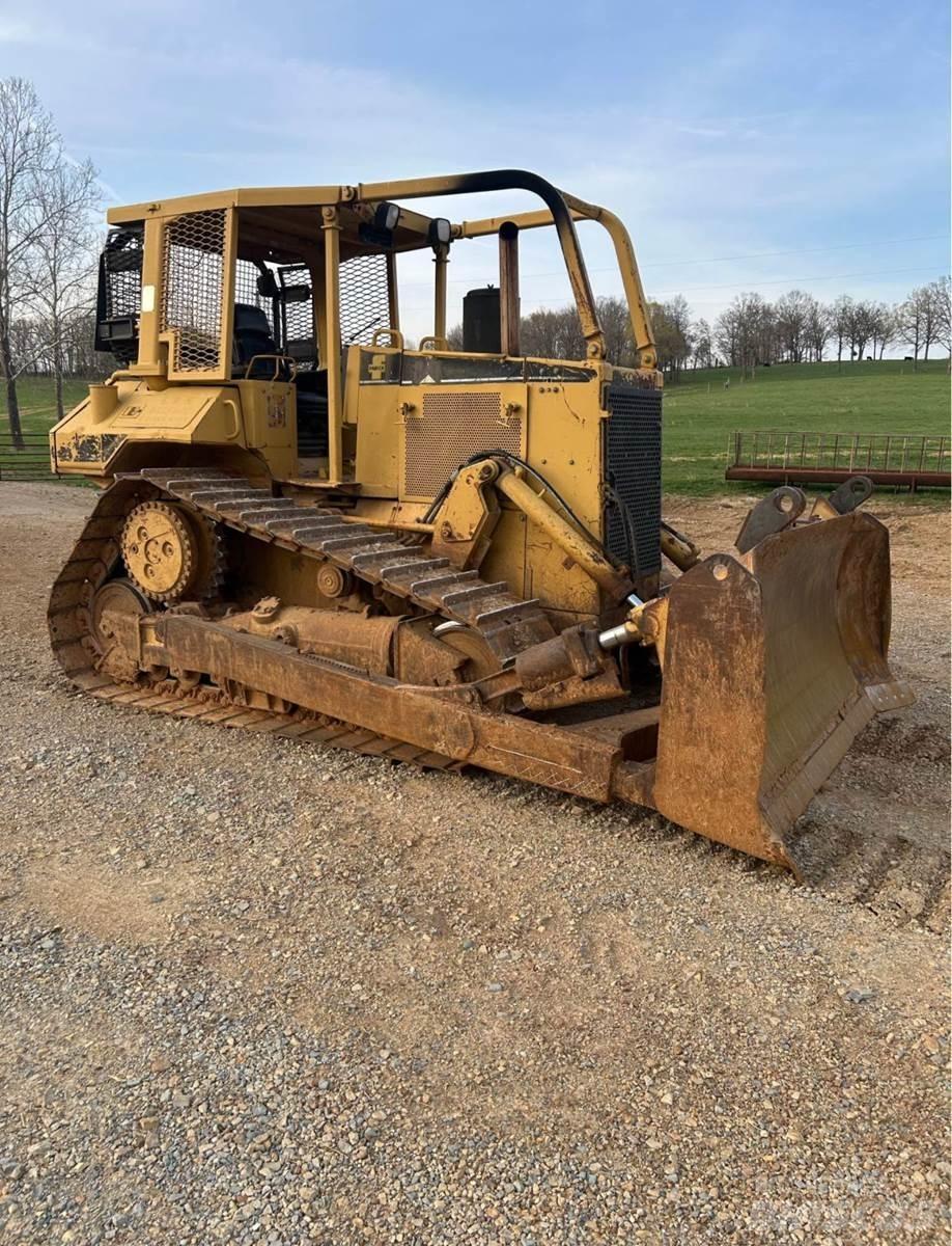 CAT D6M XL Pásové dozery