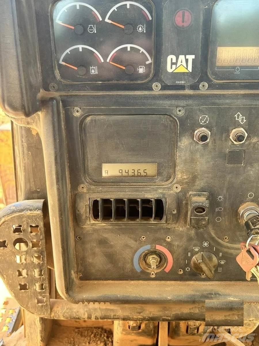 CAT D6N XL Pásové dozery