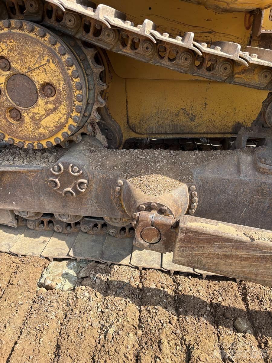 CAT D6R Pásové dozery