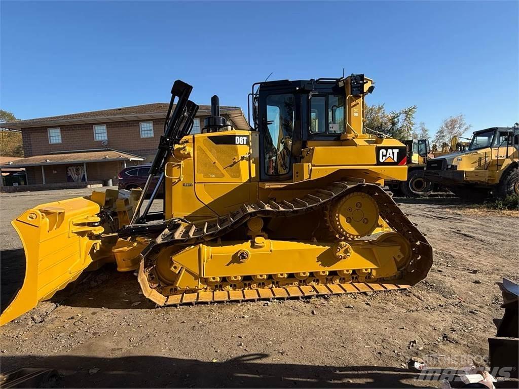 CAT D6T Pásové dozery