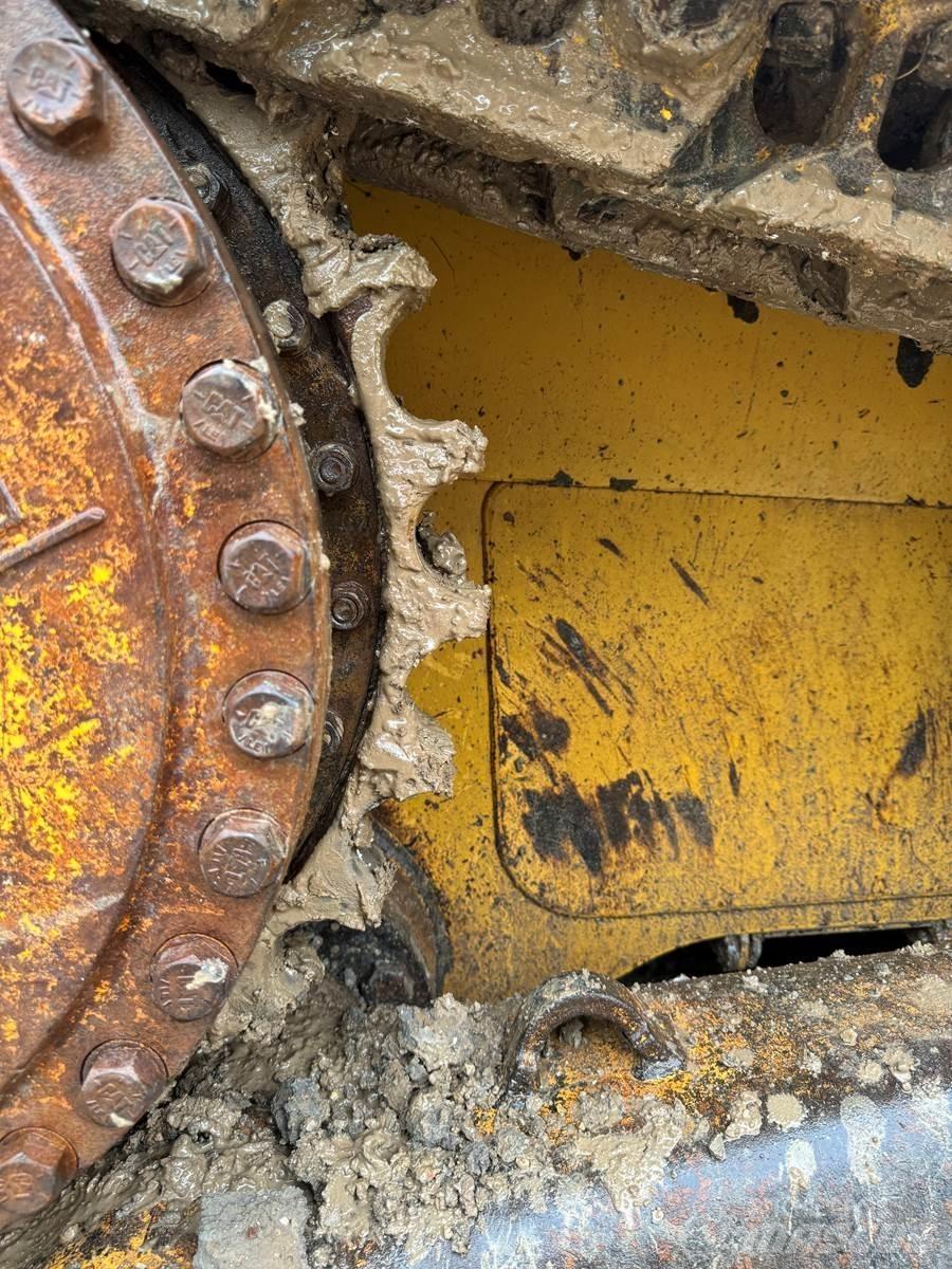 CAT D6T XL Pásové dozery