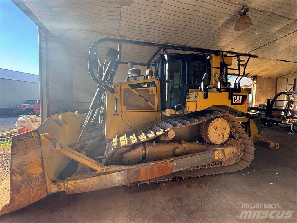 CAT D6T XW Pásové dozery