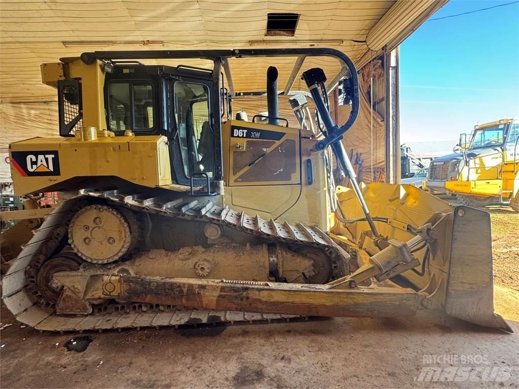CAT D6T XW Pásové dozery