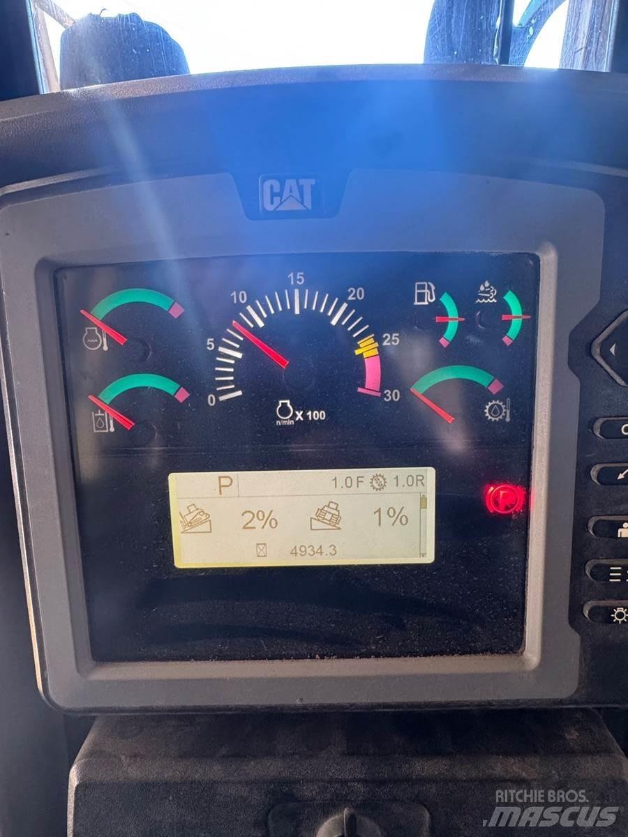 CAT D6T XW Pásové dozery