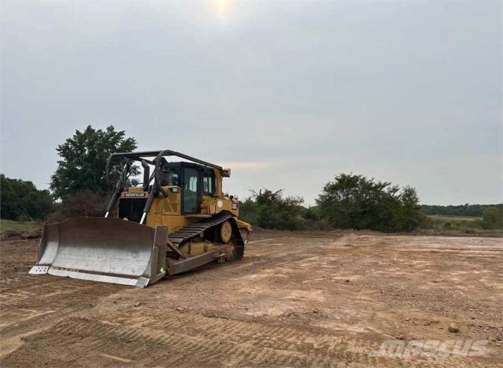 CAT D6T XW Pásové dozery