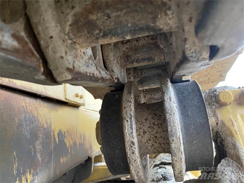 CAT D7E Pásové dozery