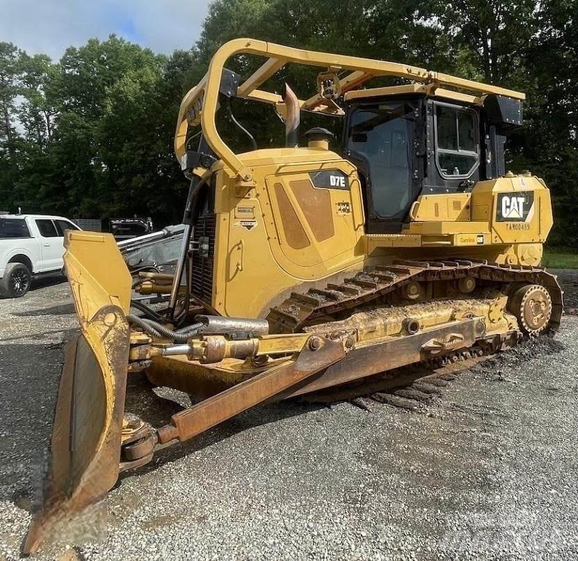 CAT D7E Pásové dozery