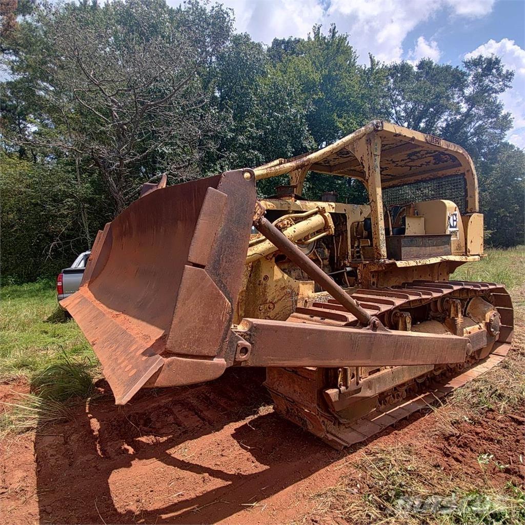 CAT D7E Pásové dozery