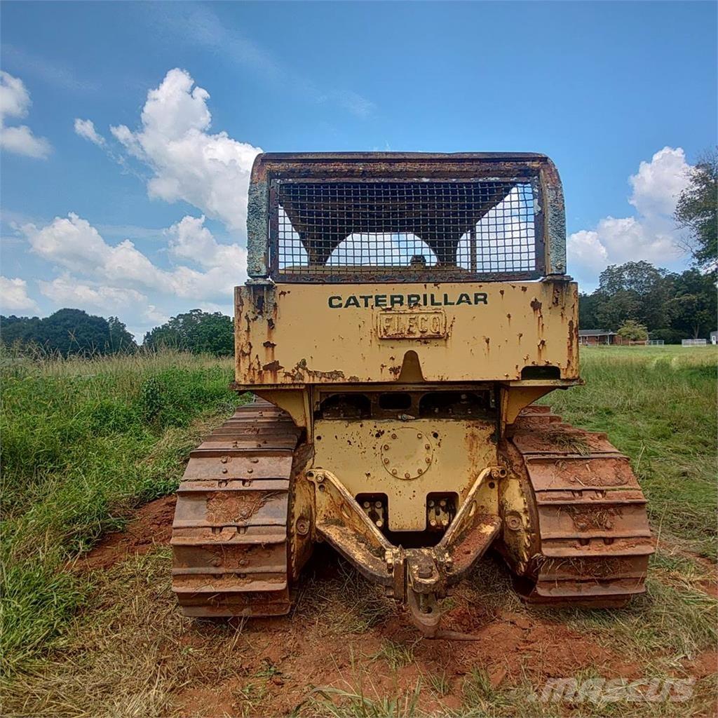 CAT D7E Pásové dozery