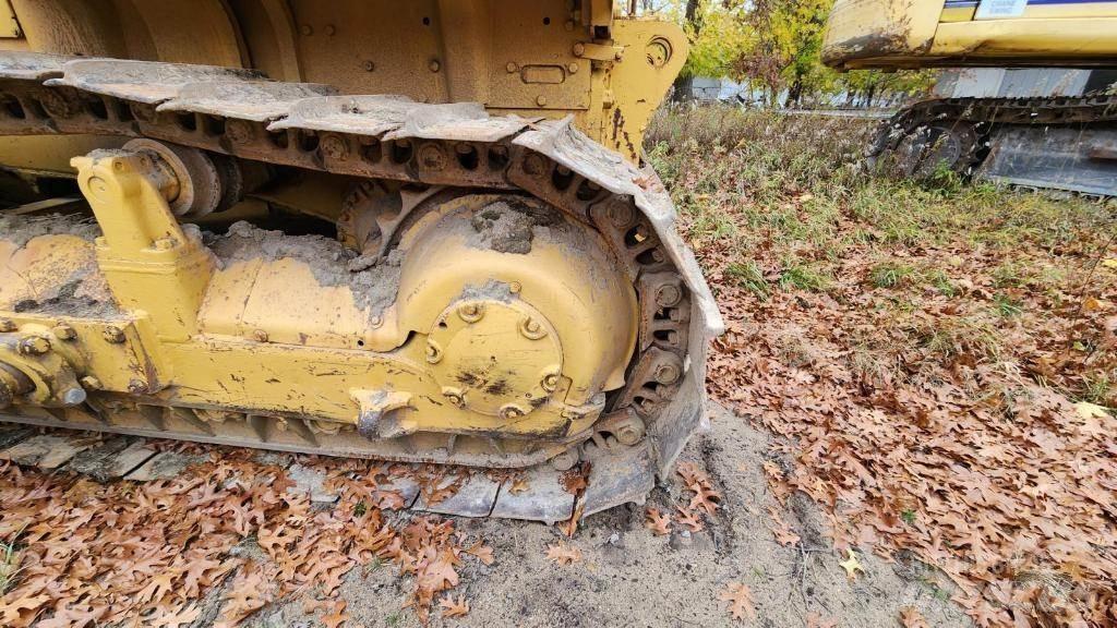 CAT D7F Pásové dozery
