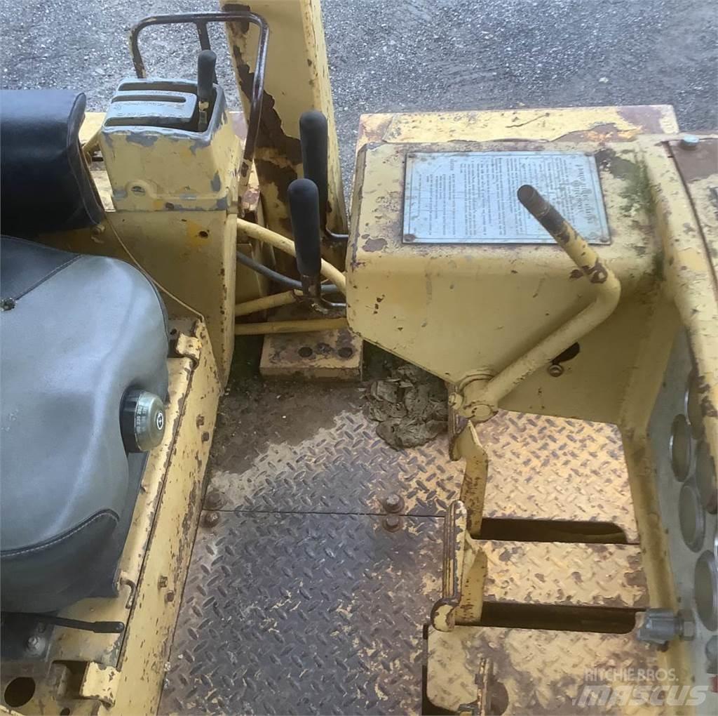 CAT D7F Pásové dozery