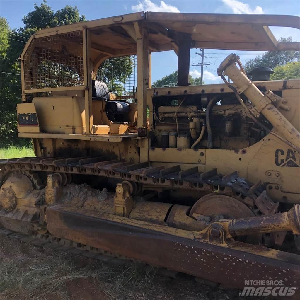 CAT D8H Pásové dozery