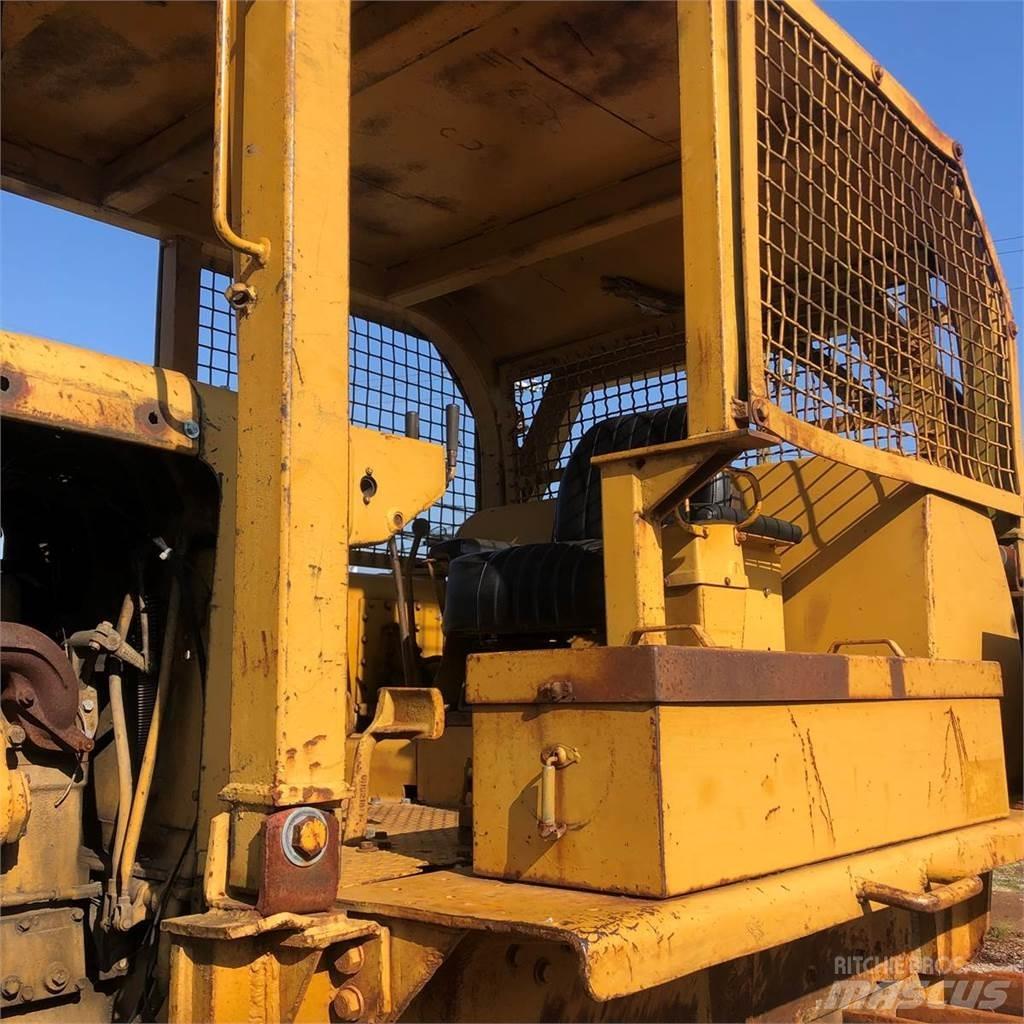 CAT D8H Pásové dozery