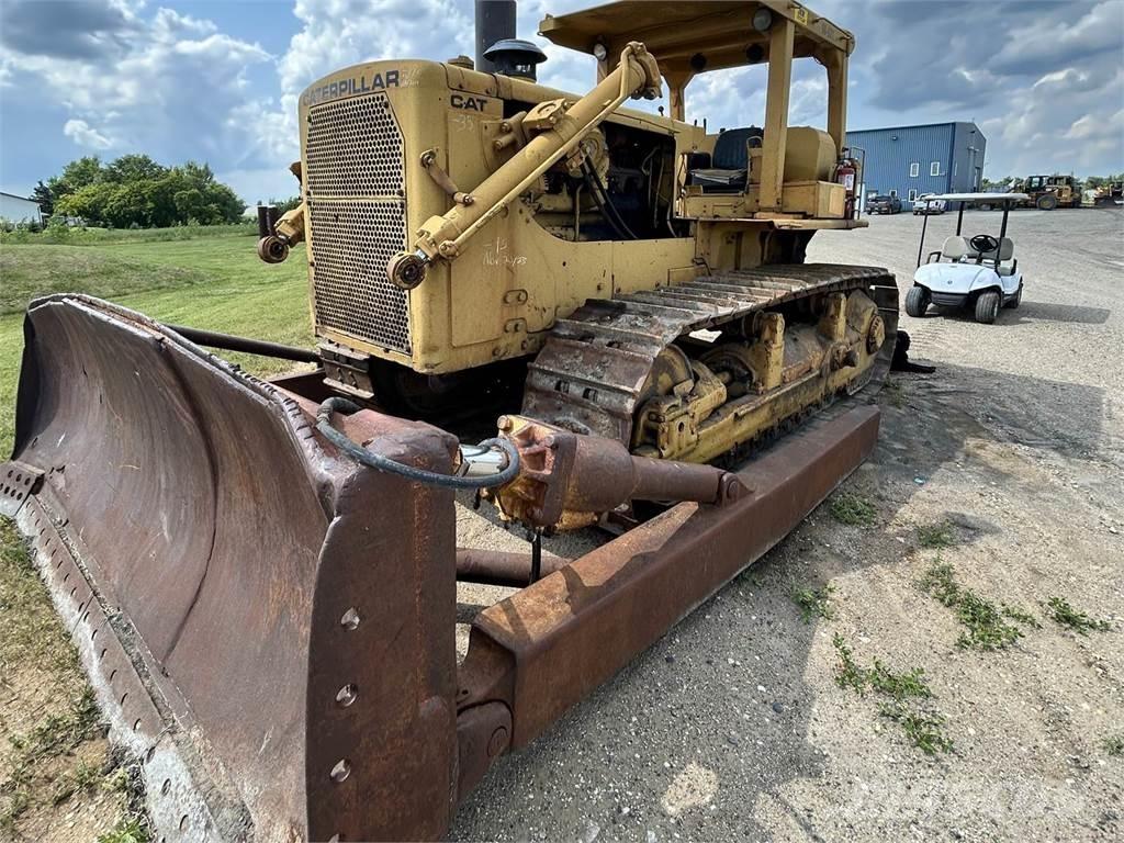 CAT D8H Pásové dozery