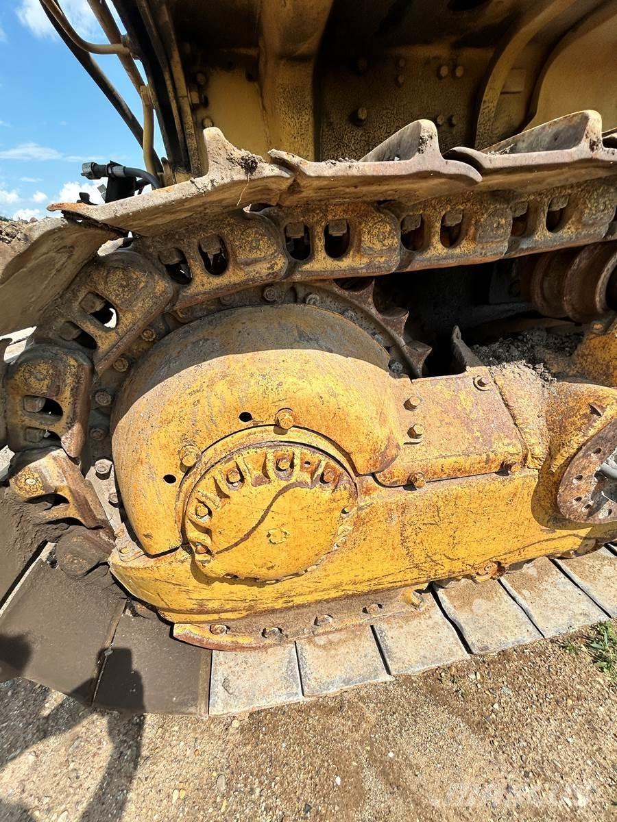 CAT D8H Pásové dozery