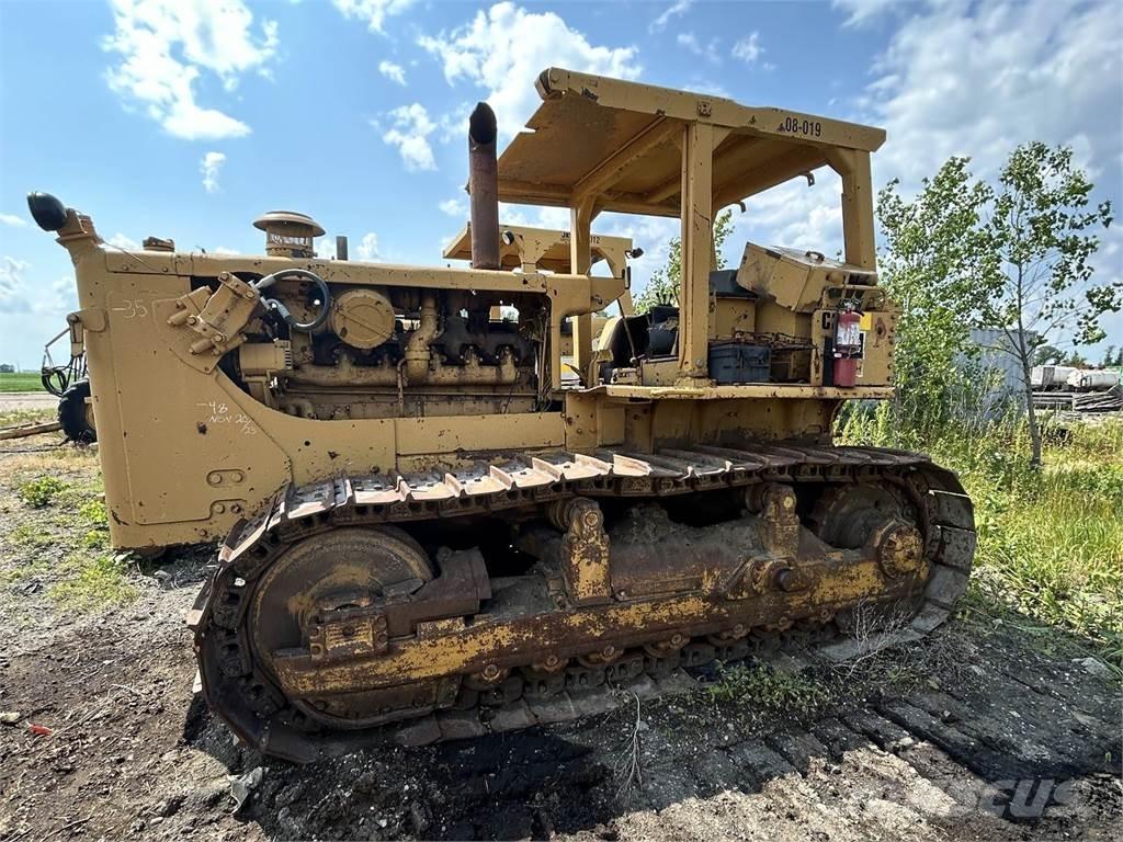 CAT D8H Pásové dozery