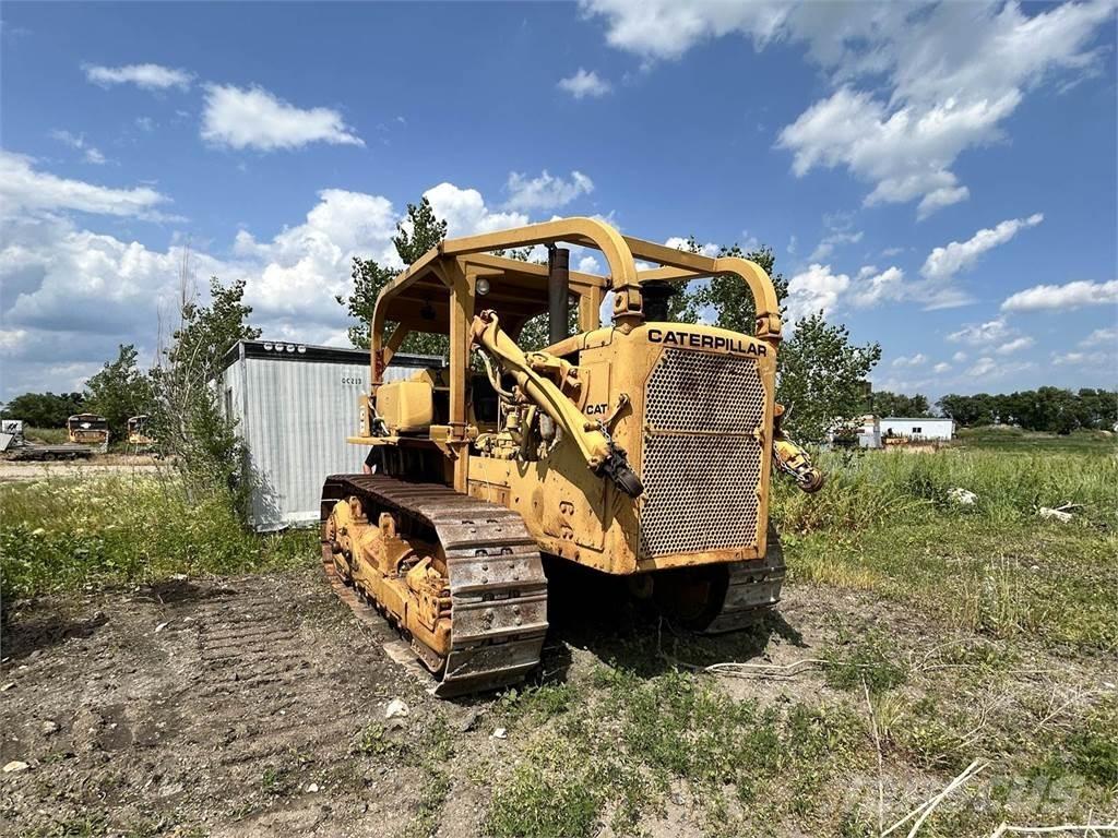 CAT D8H Pásové dozery