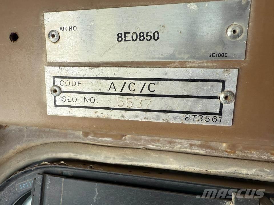 CAT D8N Pásové dozery