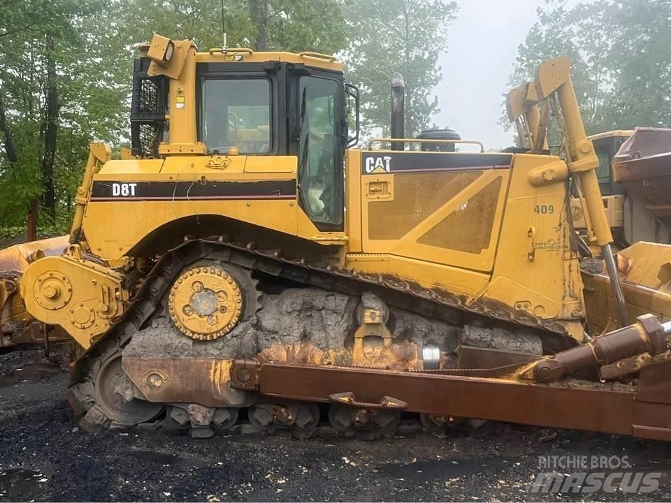 CAT D8T Pásové dozery