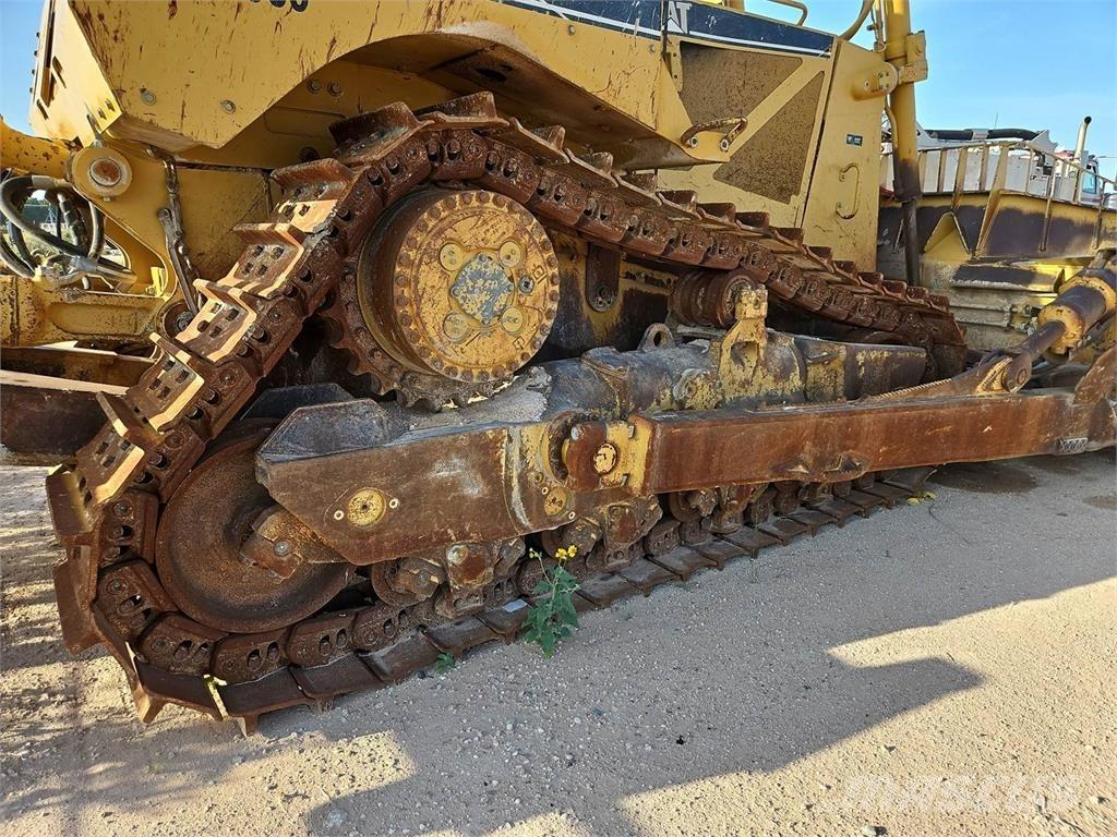 CAT D8T Pásové dozery