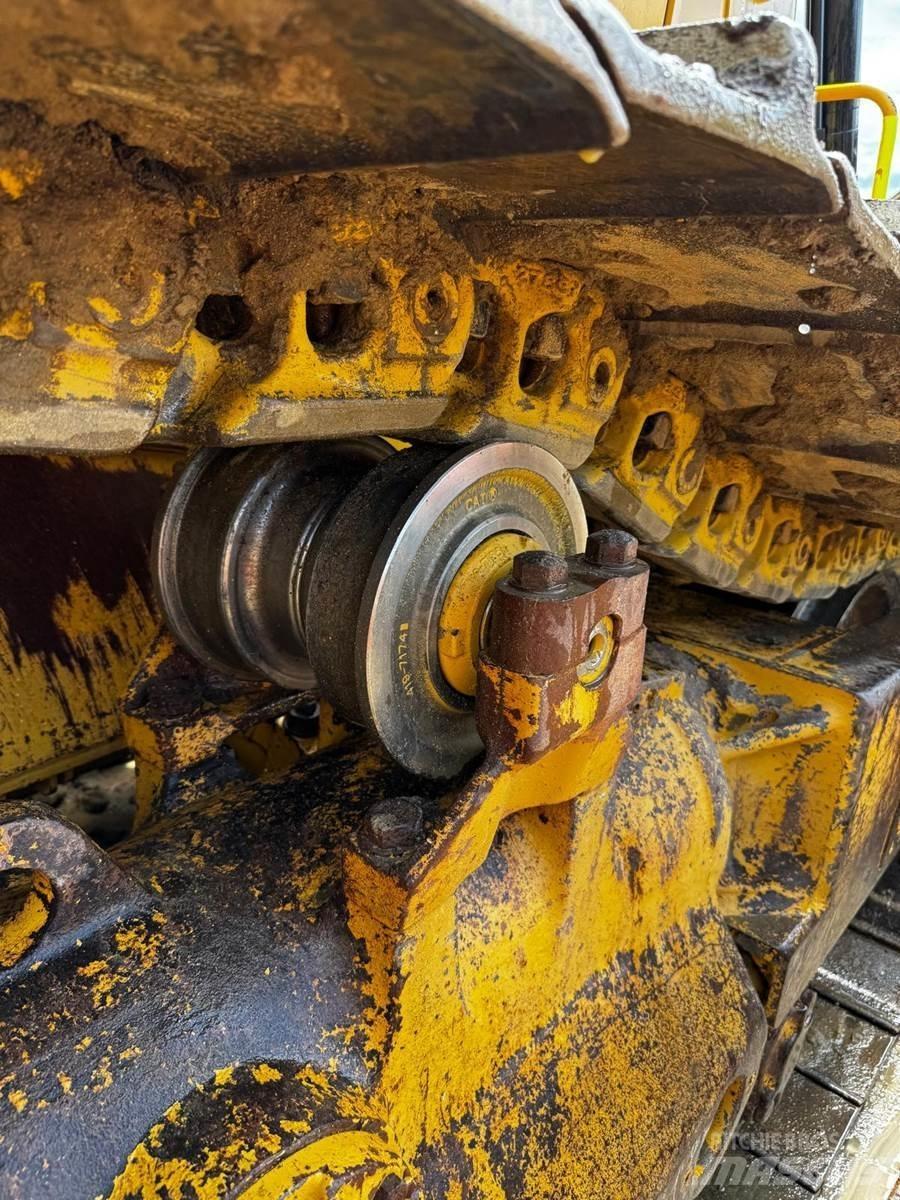CAT D8T Pásové dozery