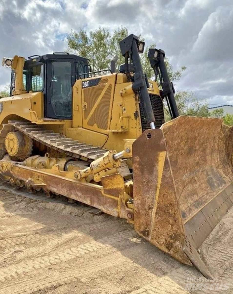 CAT D8T Pásové dozery