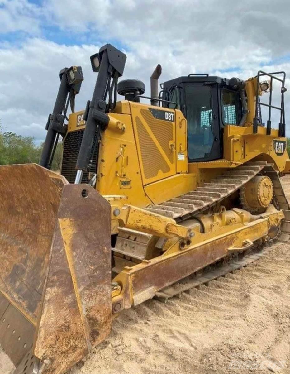 CAT D8T Pásové dozery