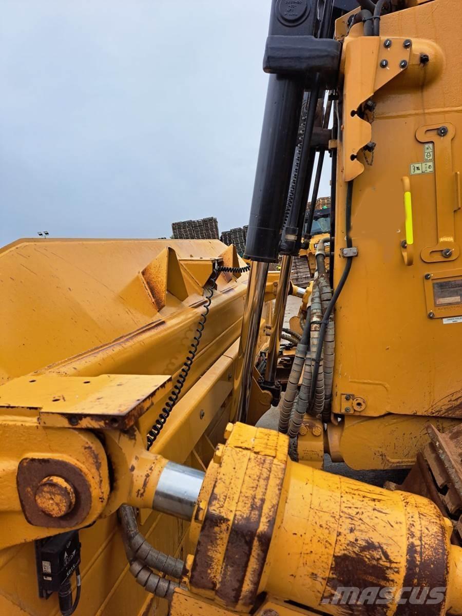 CAT D8T Pásové dozery