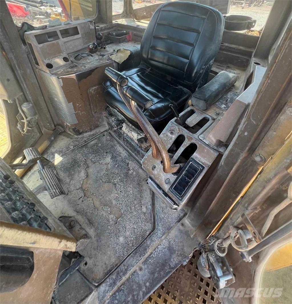 CAT D9L Pásové dozery
