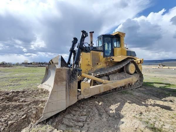 CAT D9N Pásové dozery