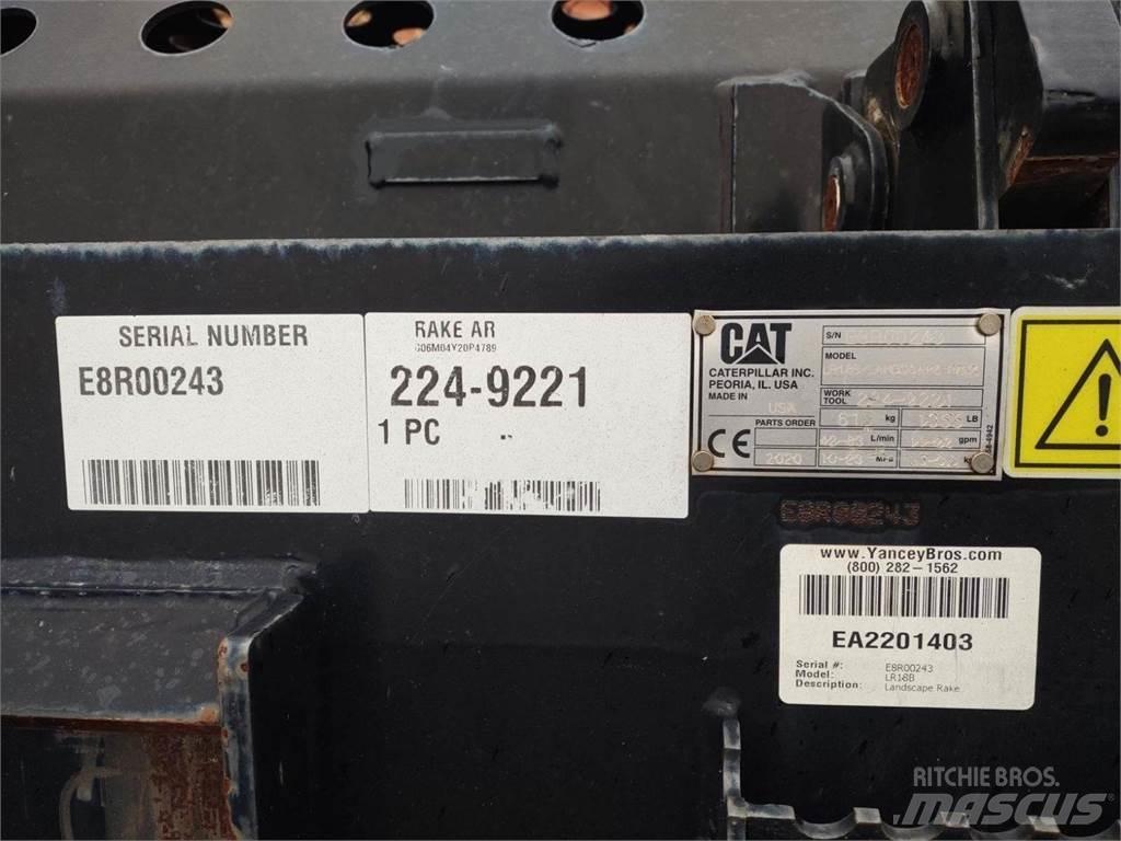 CAT LR18B Obraceče a shrabovače sena