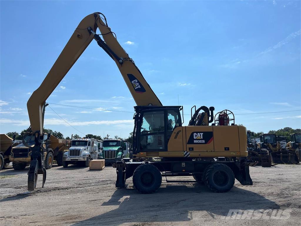 CAT MH3026 Demoliční rýpadla