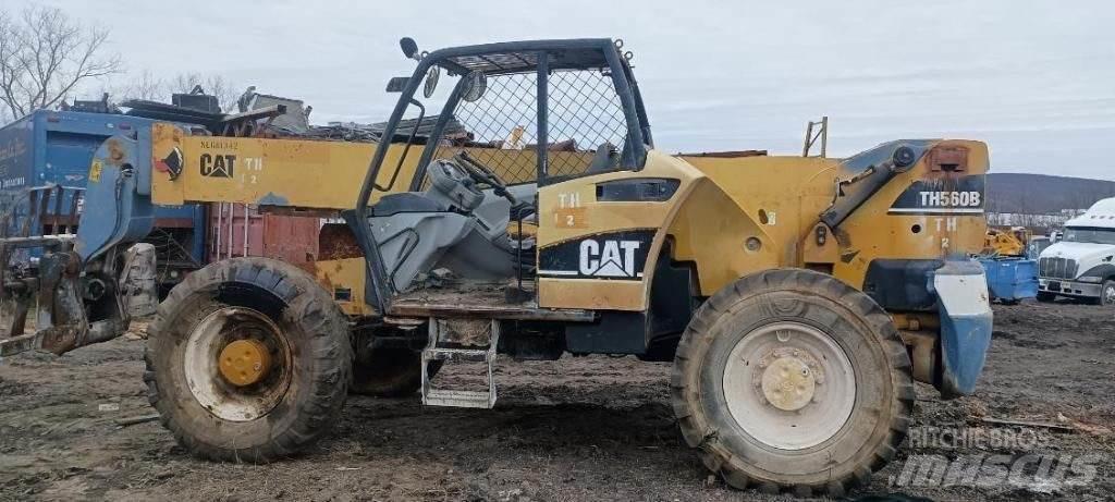 CAT TH560B Teleskopické manipulátory