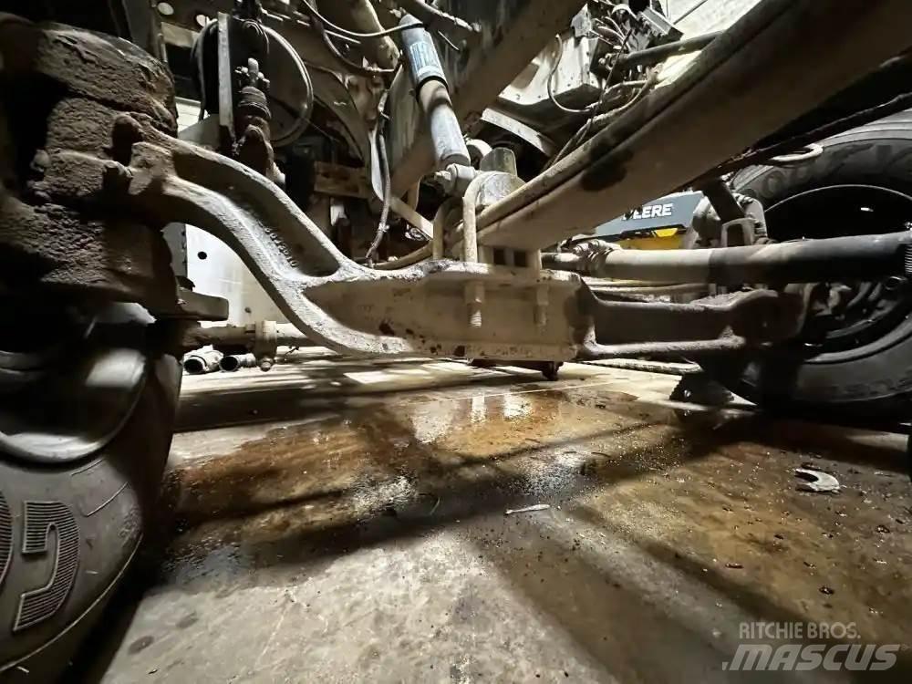  Dana 367 Nápravy