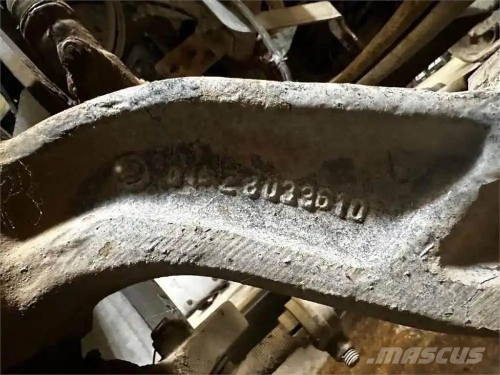  Dana 367 Nápravy