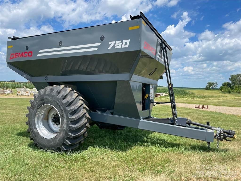 Demco 750 Obilné návěsy